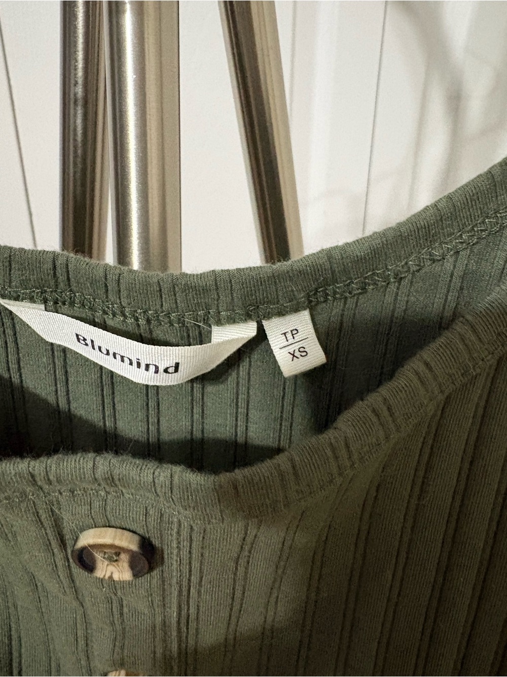 Olive Ribbed Button-Front Tank Top - Picture 2 of 2